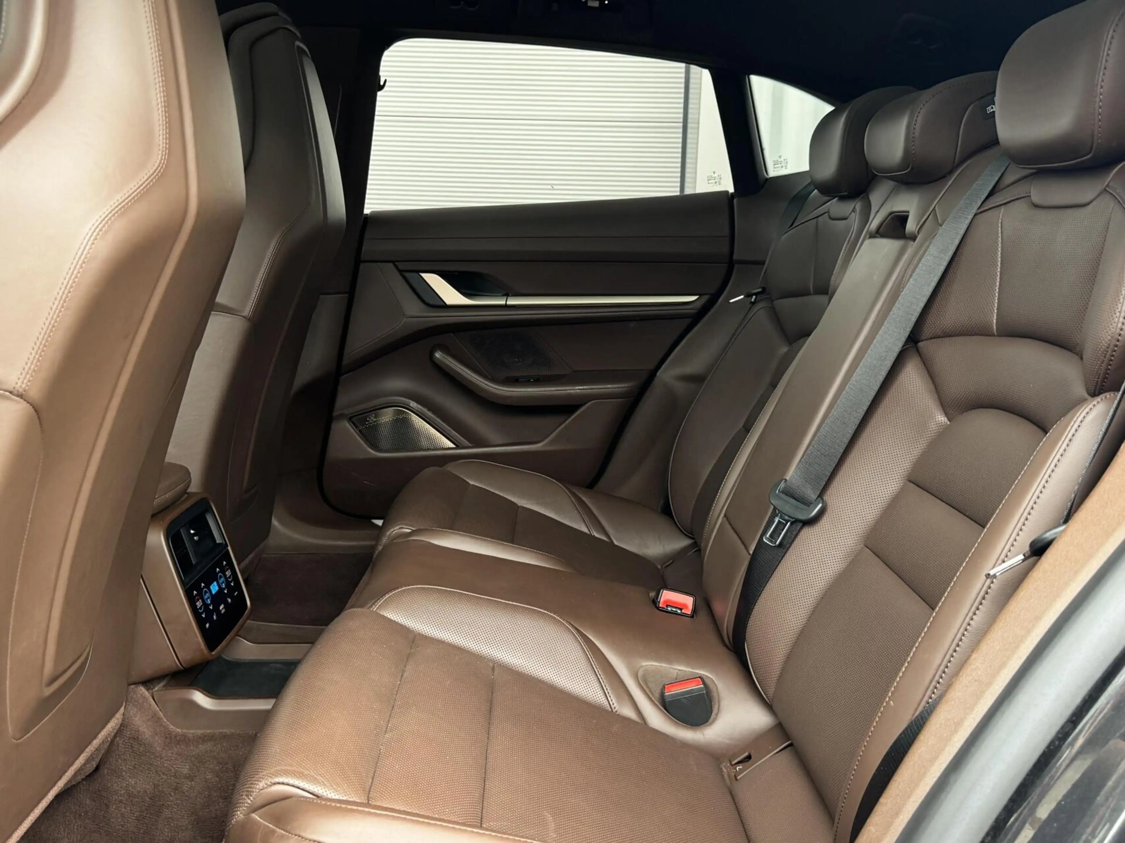 Porsche Taycan Cross Turismo 4S 93 kWh — photo 6
