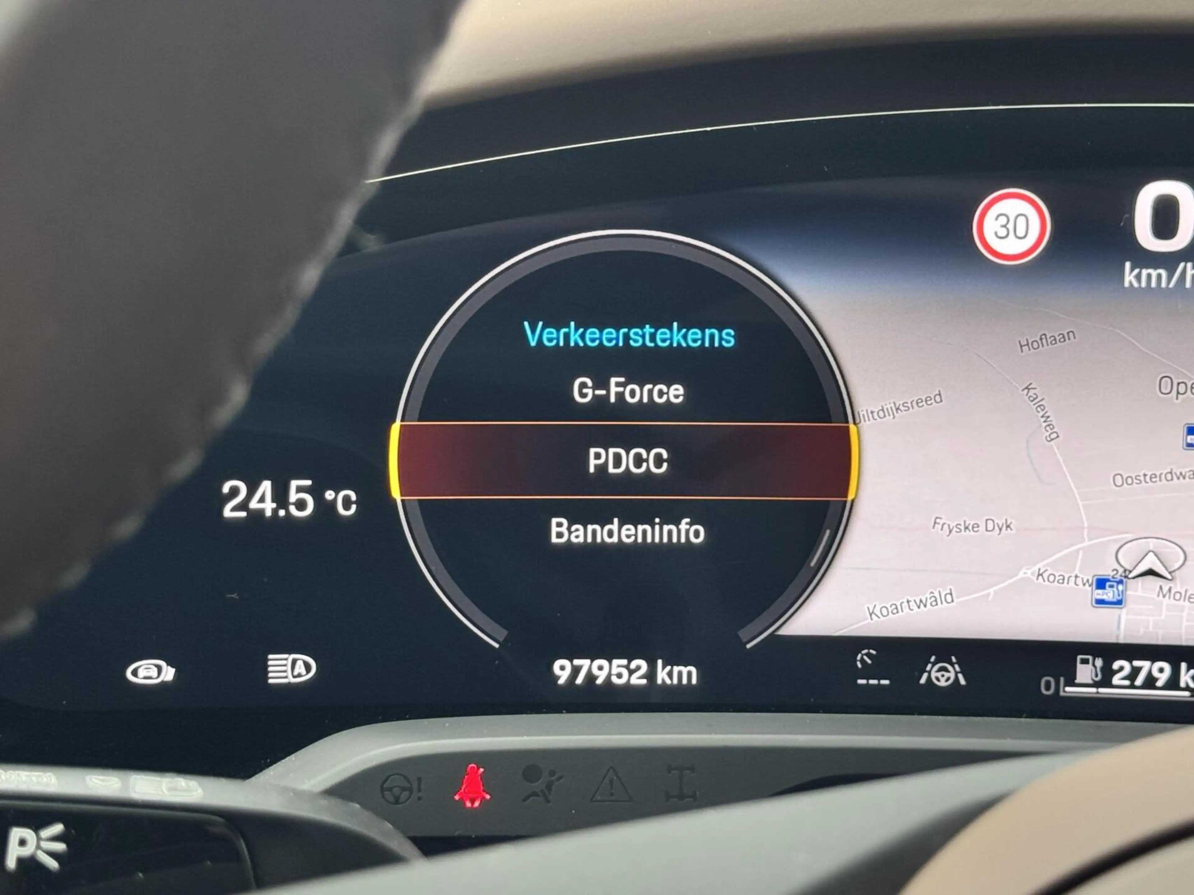 Porsche Taycan Cross Turismo 4S 93 kWh — photo 12