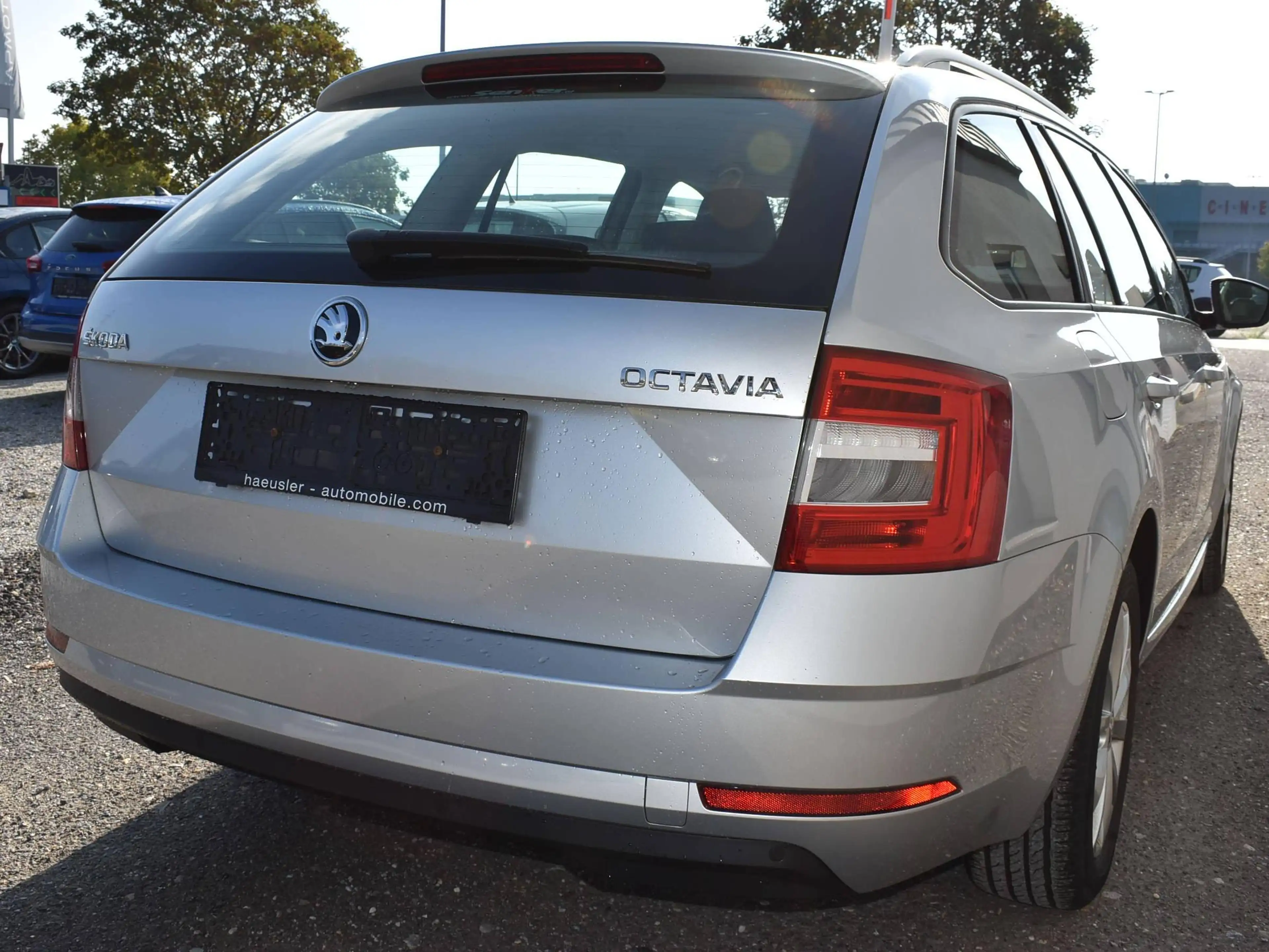 Skoda Octavia Ambition Limited Combi TDI — photo 3