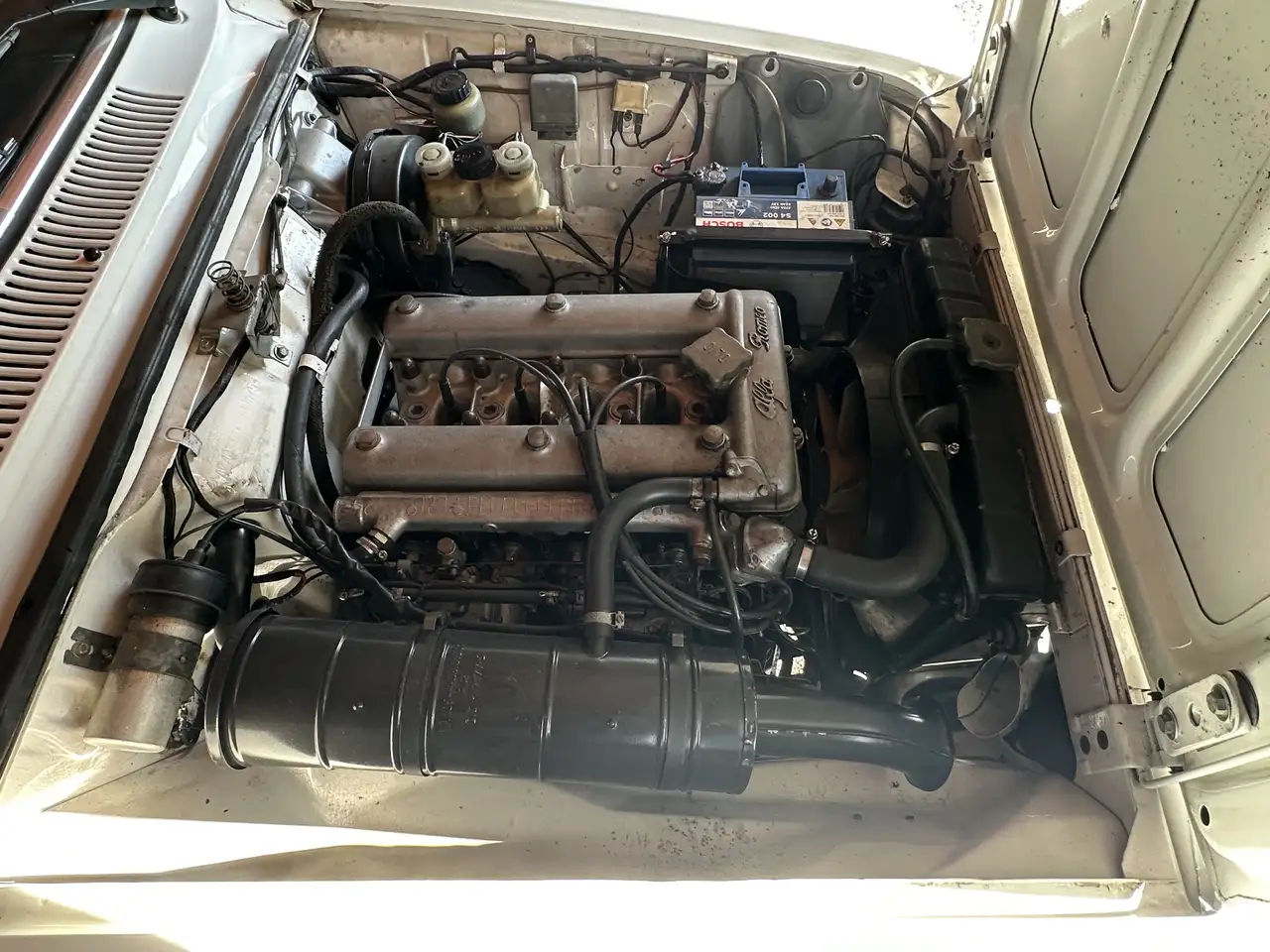 Alfa Romeo GT 1300 Unificato, foto 2