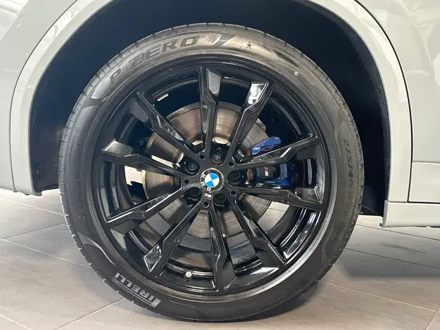 BMW X3 M view 3