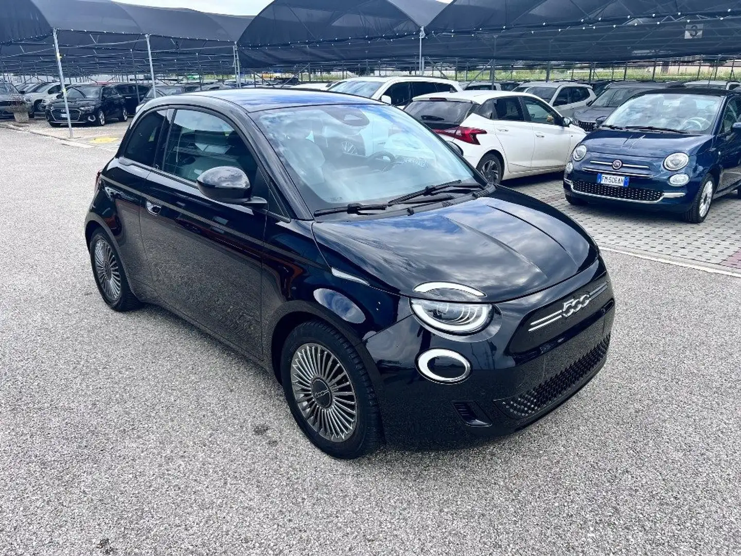 Fiat 500e Icon Berlina 42 kWh / BATTERIA GRANDE Nero - 2