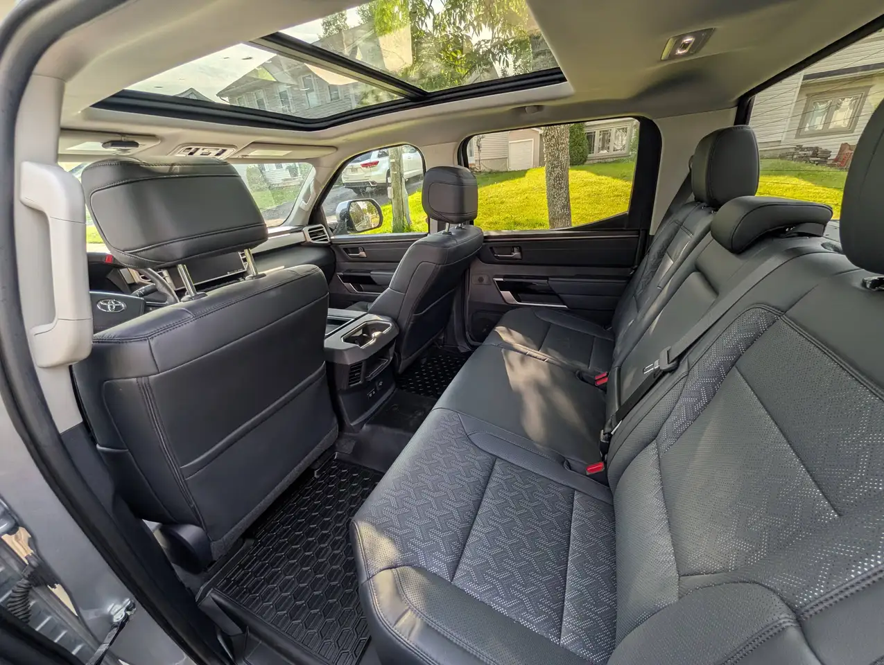 Toyota Tundra снимка Toyota Tundra