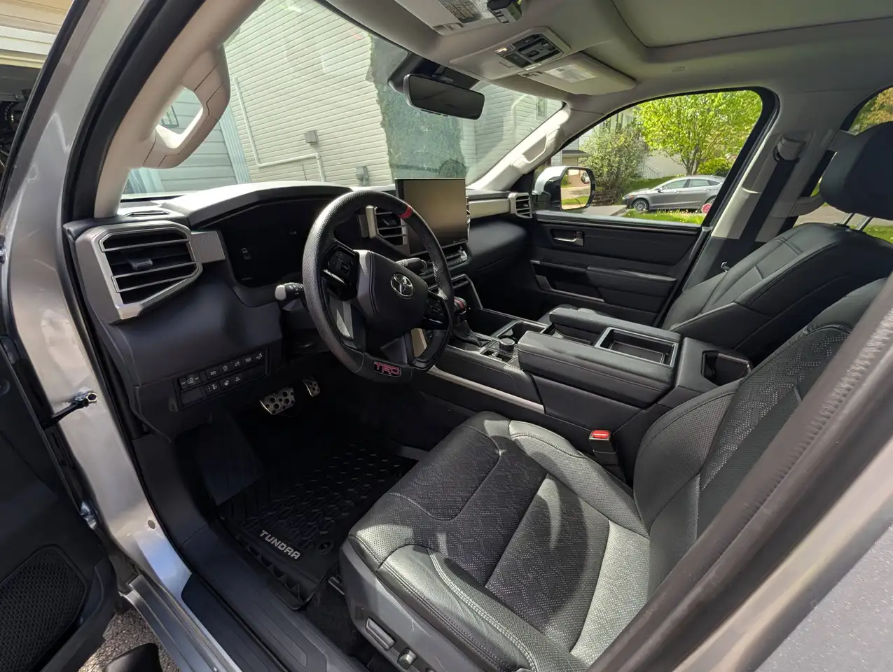 Toyota Tundra снимка Toyota Tundra
