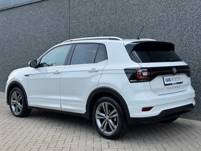 Volkswagen T-Cross view 7