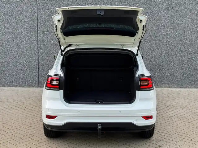 Volkswagen T-Cross view 14