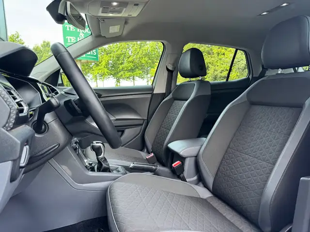 Volkswagen T-Cross view 11