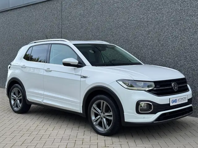 Volkswagen T-Cross view 2