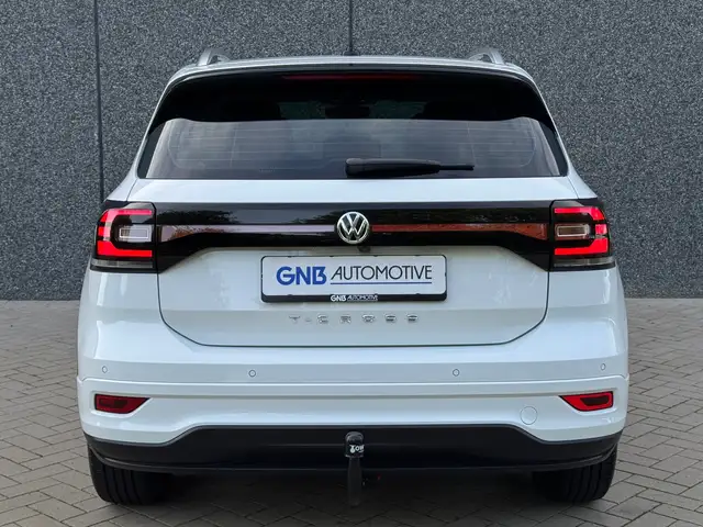 Volkswagen T-Cross view 6