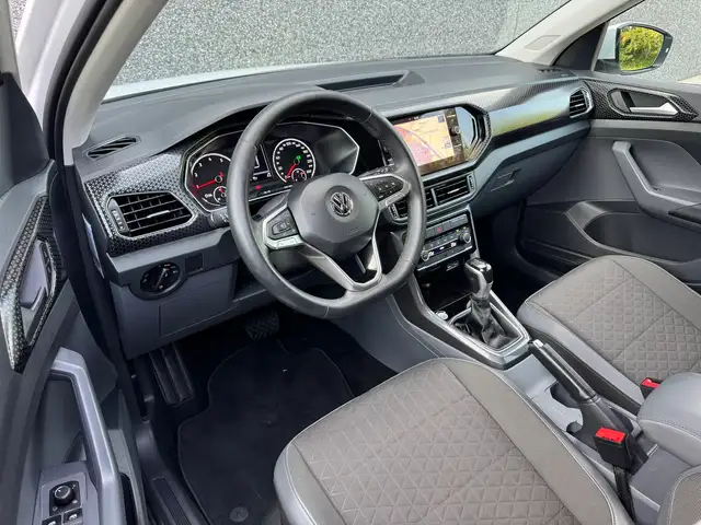 Volkswagen T-Cross view 8