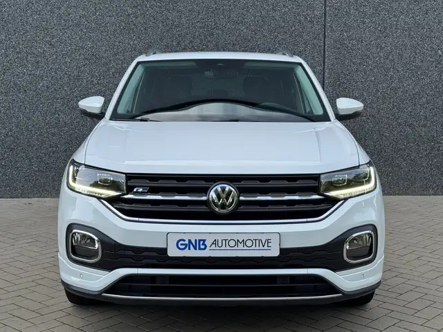 Volkswagen T-Cross view 3