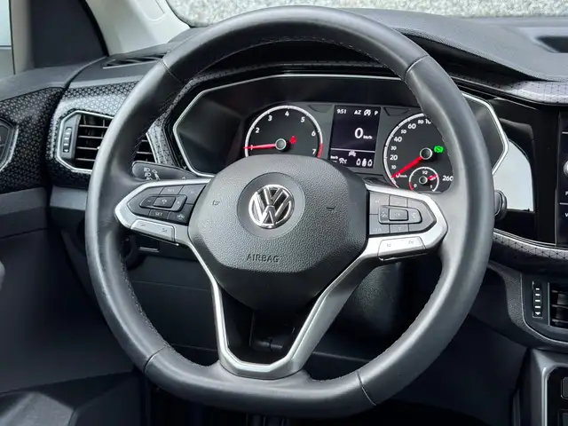 Volkswagen T-Cross view 15