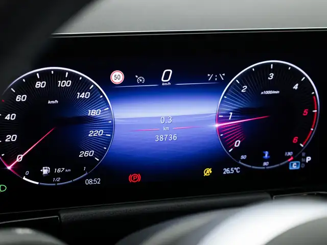 Mercedes-Benz GLA view 14