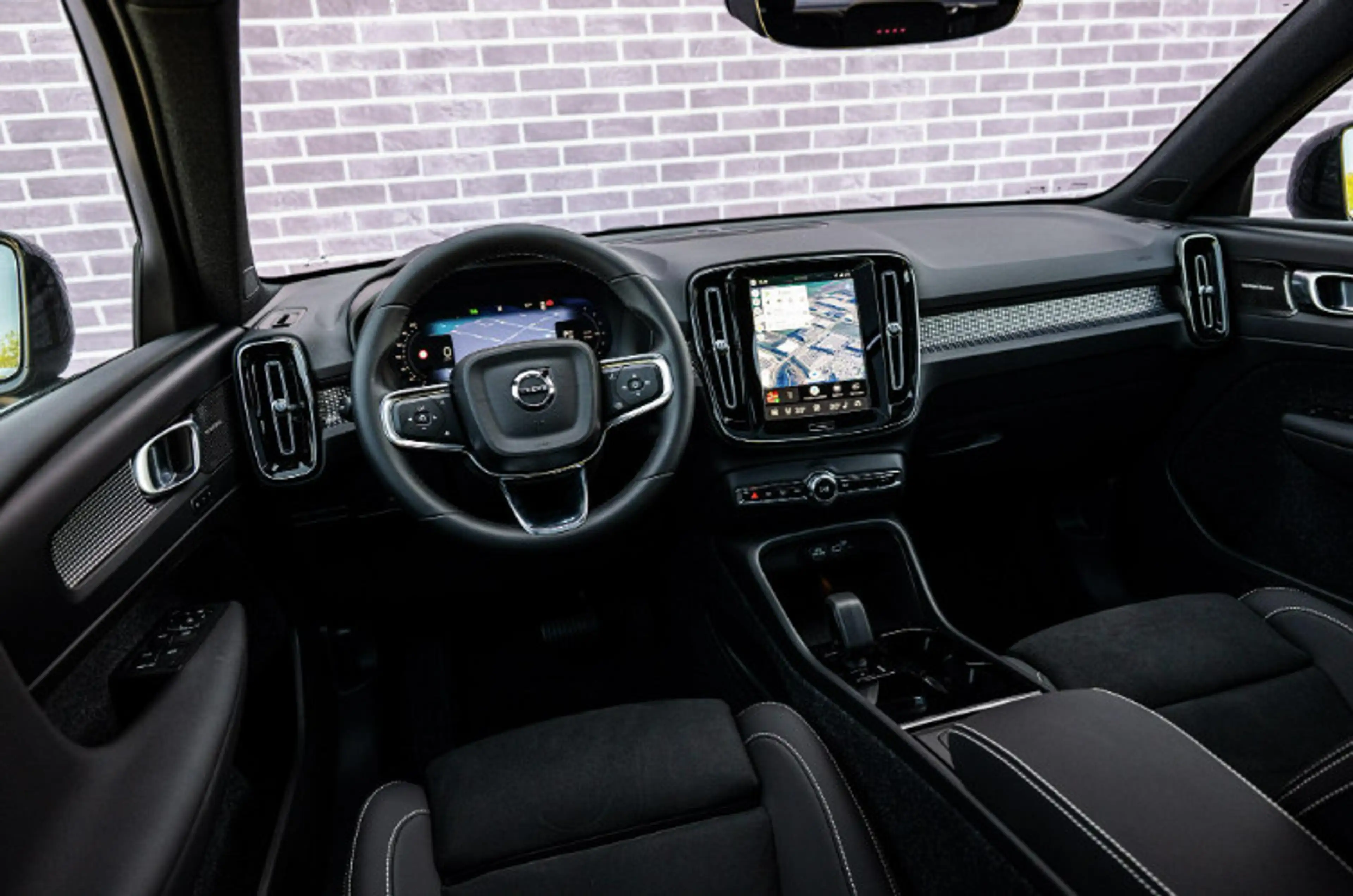 Volvo EX40 Single Motor Extended Range Ultra Black Edition | — photo 6