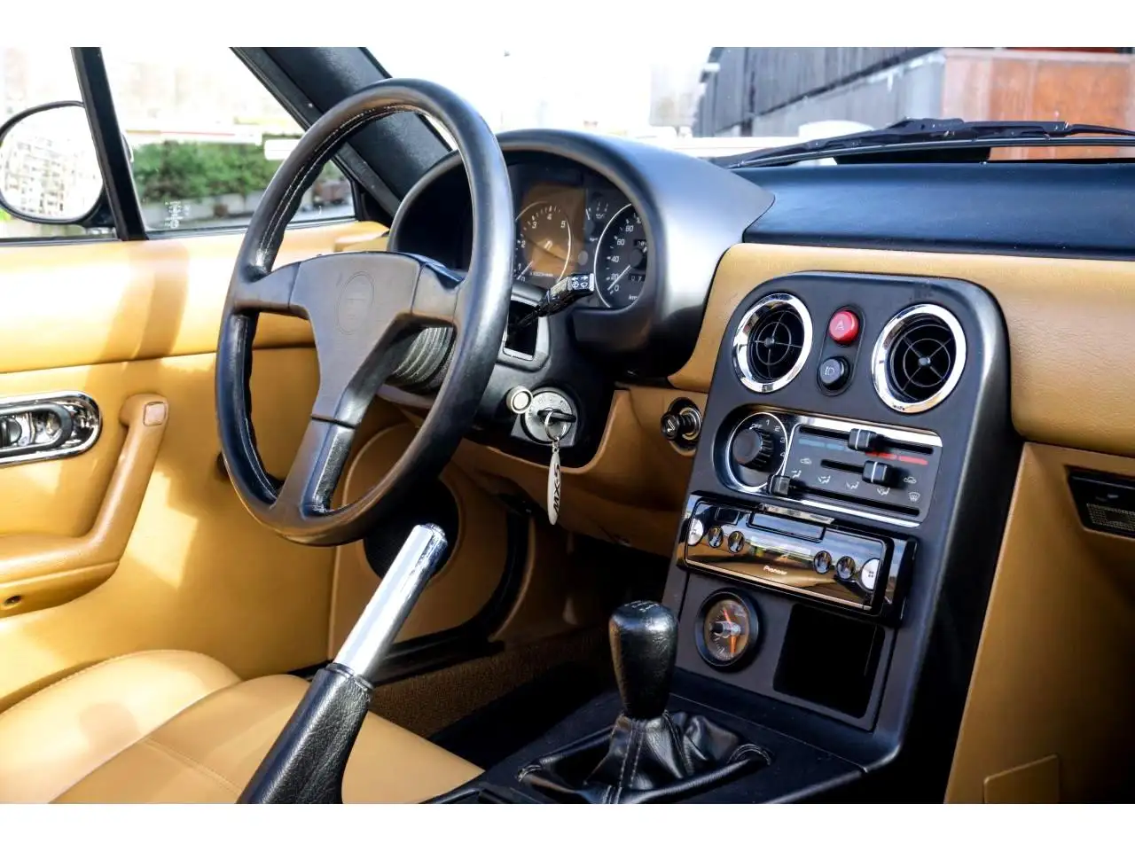 Mazda MX-5 1.6i - NA ROADSTER // BLACK EDITION, foto 10