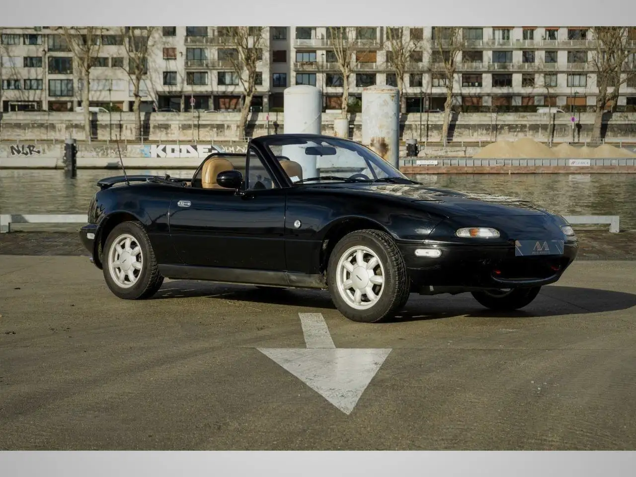 Mazda MX-5 1.6i - NA ROADSTER // BLACK EDITION, foto 1