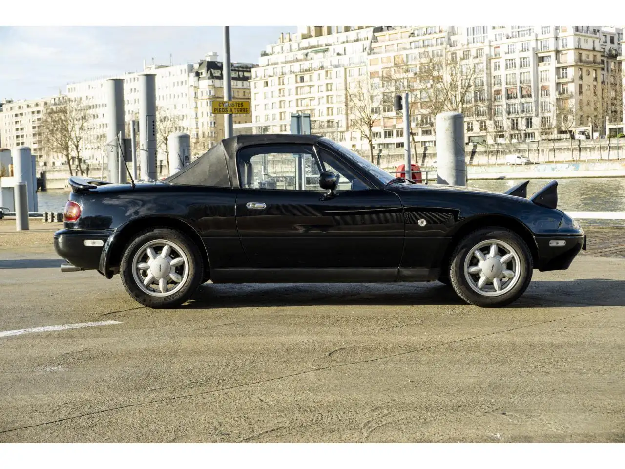 Mazda MX-5 1.6i - NA ROADSTER // BLACK EDITION, foto 6