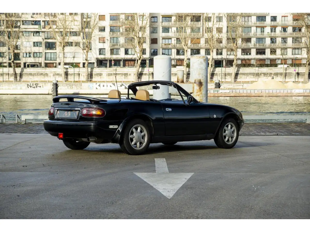 Mazda MX-5 1.6i - NA ROADSTER // BLACK EDITION, foto 4