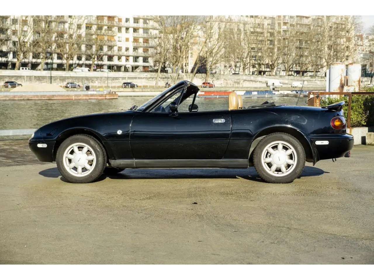 Mazda MX-5 1.6i - NA ROADSTER // BLACK EDITION, foto 8