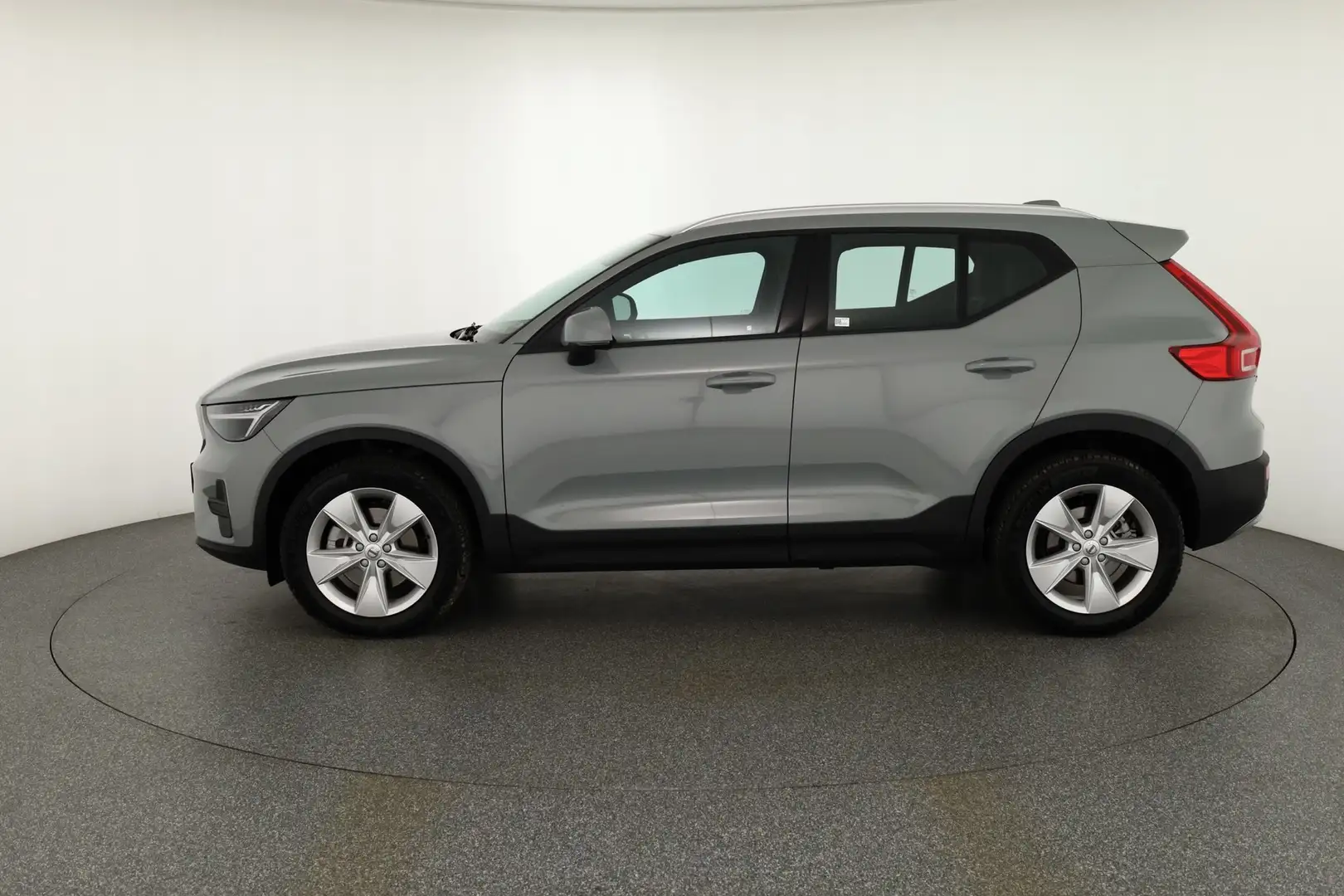 Volvo XC40 B3 Core mHEV Aut. LED Navi Kamera Grau - 2