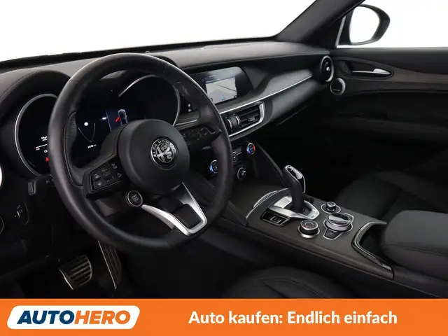 Alfa Romeo Stelvio view 11