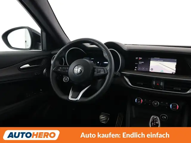 Alfa Romeo Stelvio view 13