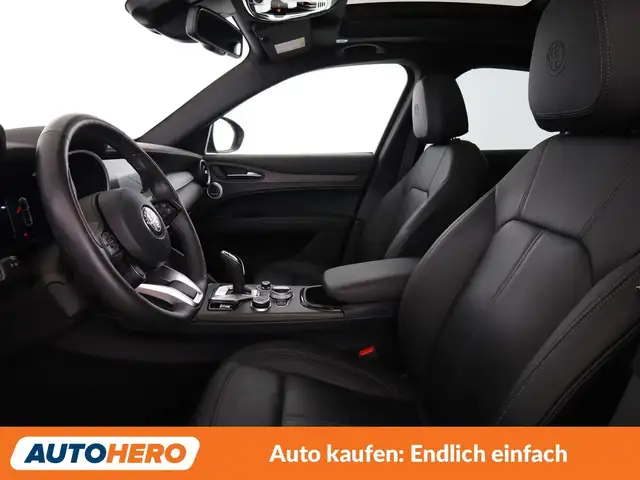 Alfa Romeo Stelvio view 10