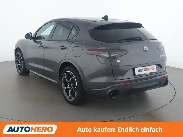 Alfa Romeo Stelvio view 4