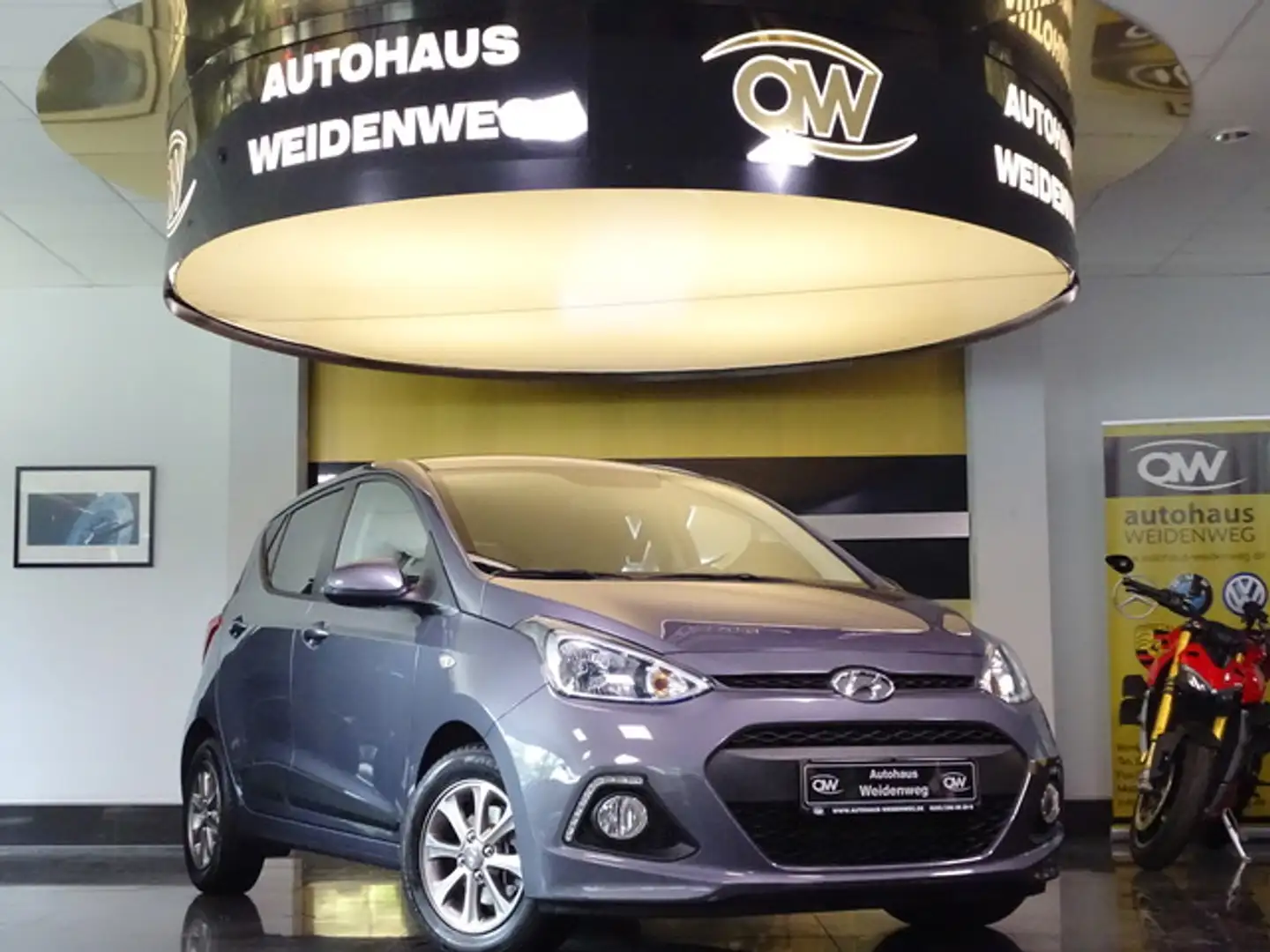 Hyundai i10 Passion Klima.T.omat SHZ 1Hand erst 3628 KM Grau - 2