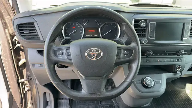 Toyota Proace view 23