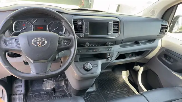 Toyota Proace view 11