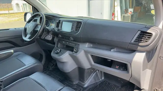 Toyota Proace view 10
