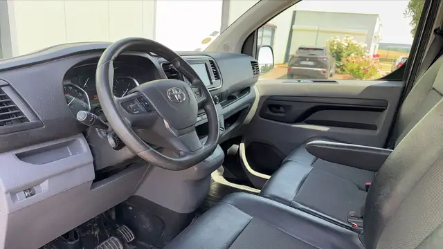 Toyota Proace view 8