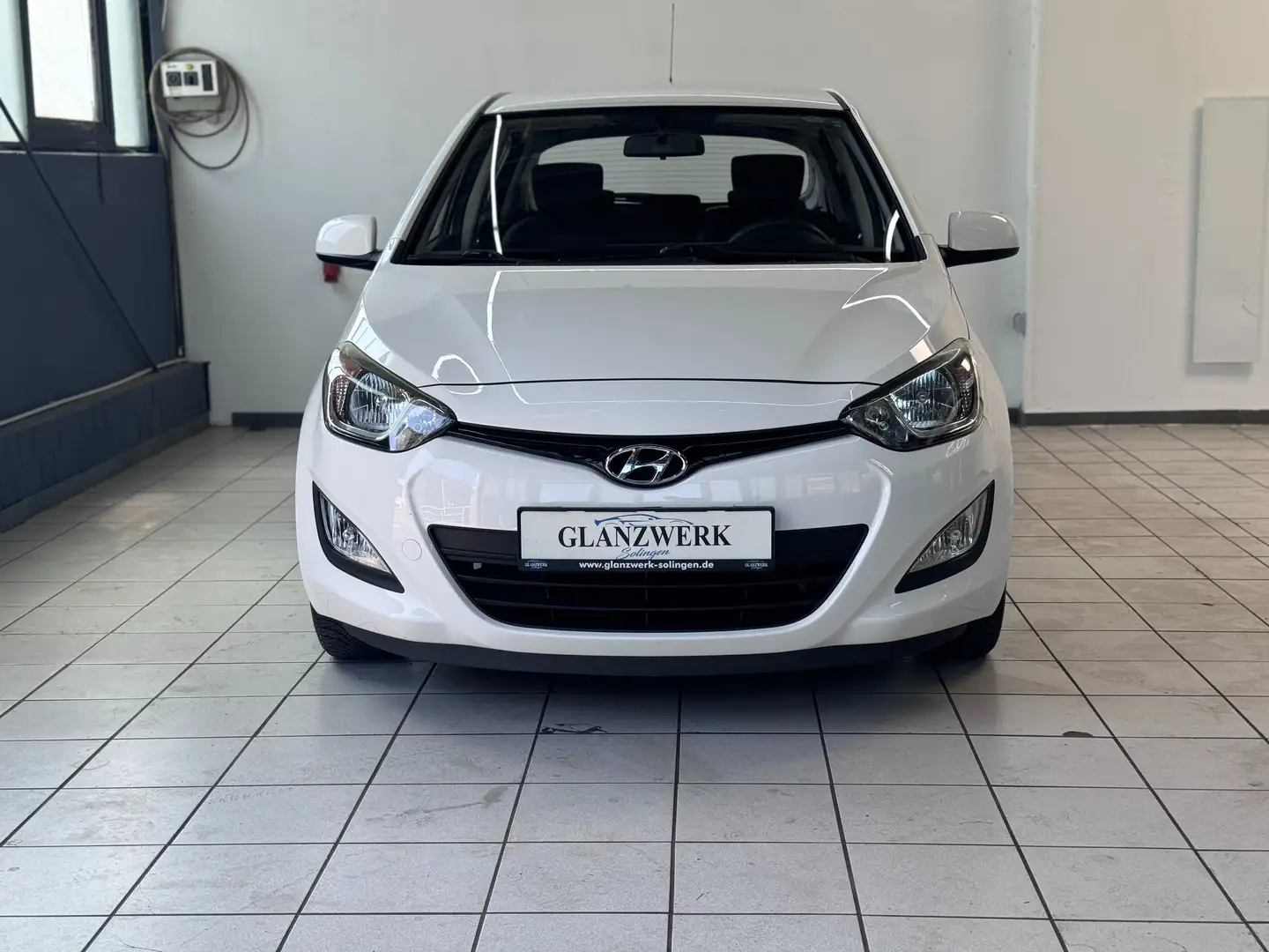 Hyundai i20 1.2 5 Star Edition *Scheckheft*Klima*Garantie Weiß - 2