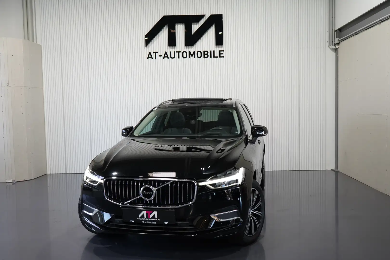 Volvo XC60 Inscription AWD Schwarz - 1