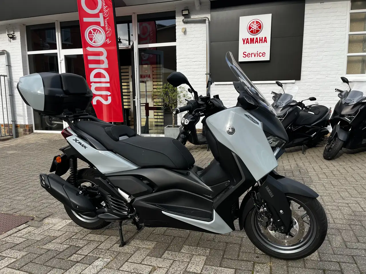 Yamaha X-Max 125