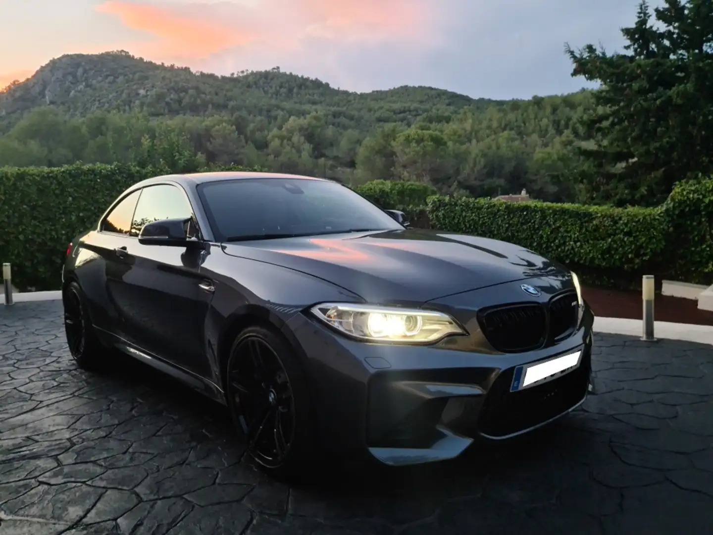 BMW M2 Grau - 1