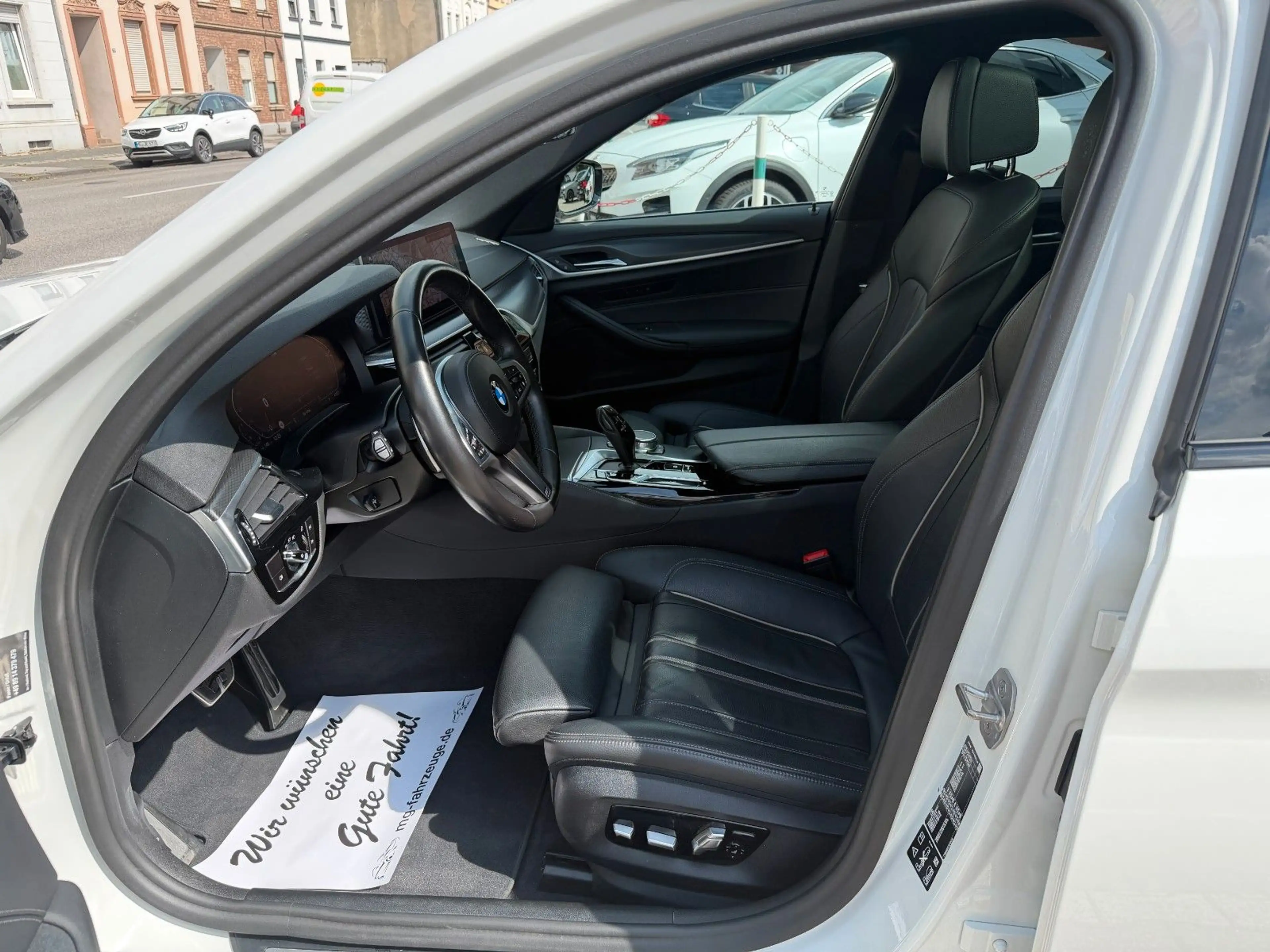 BMW 540 d Touring xDrive M Sport AHK PANO HUD LEDER — photo 9