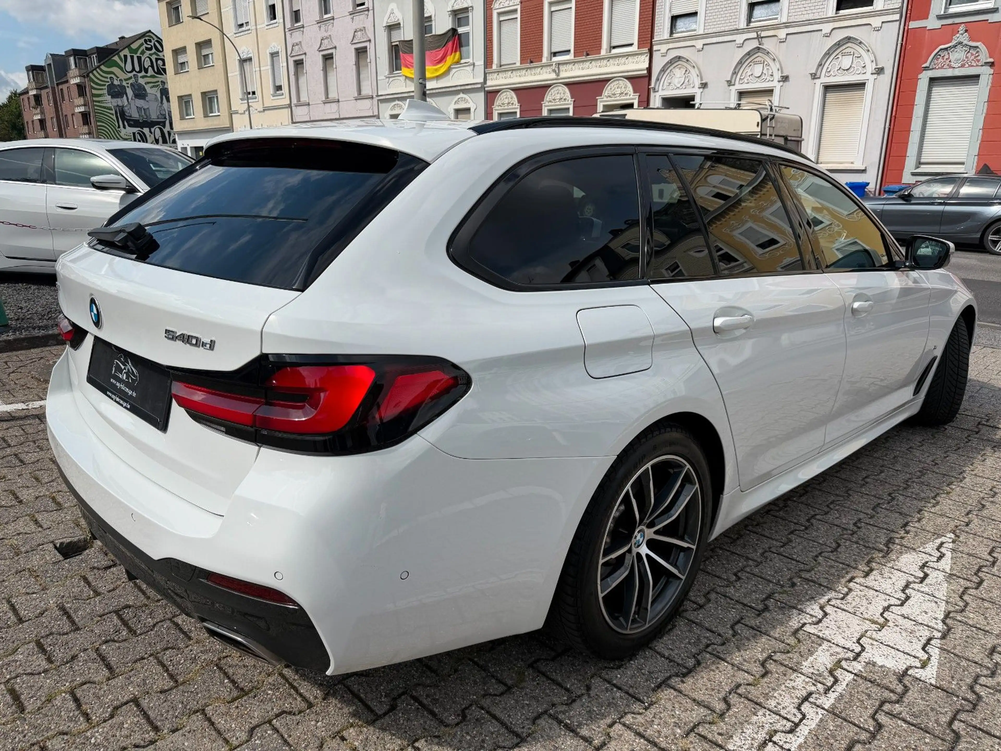 BMW 540 d Touring xDrive M Sport AHK PANO HUD LEDER — photo 3