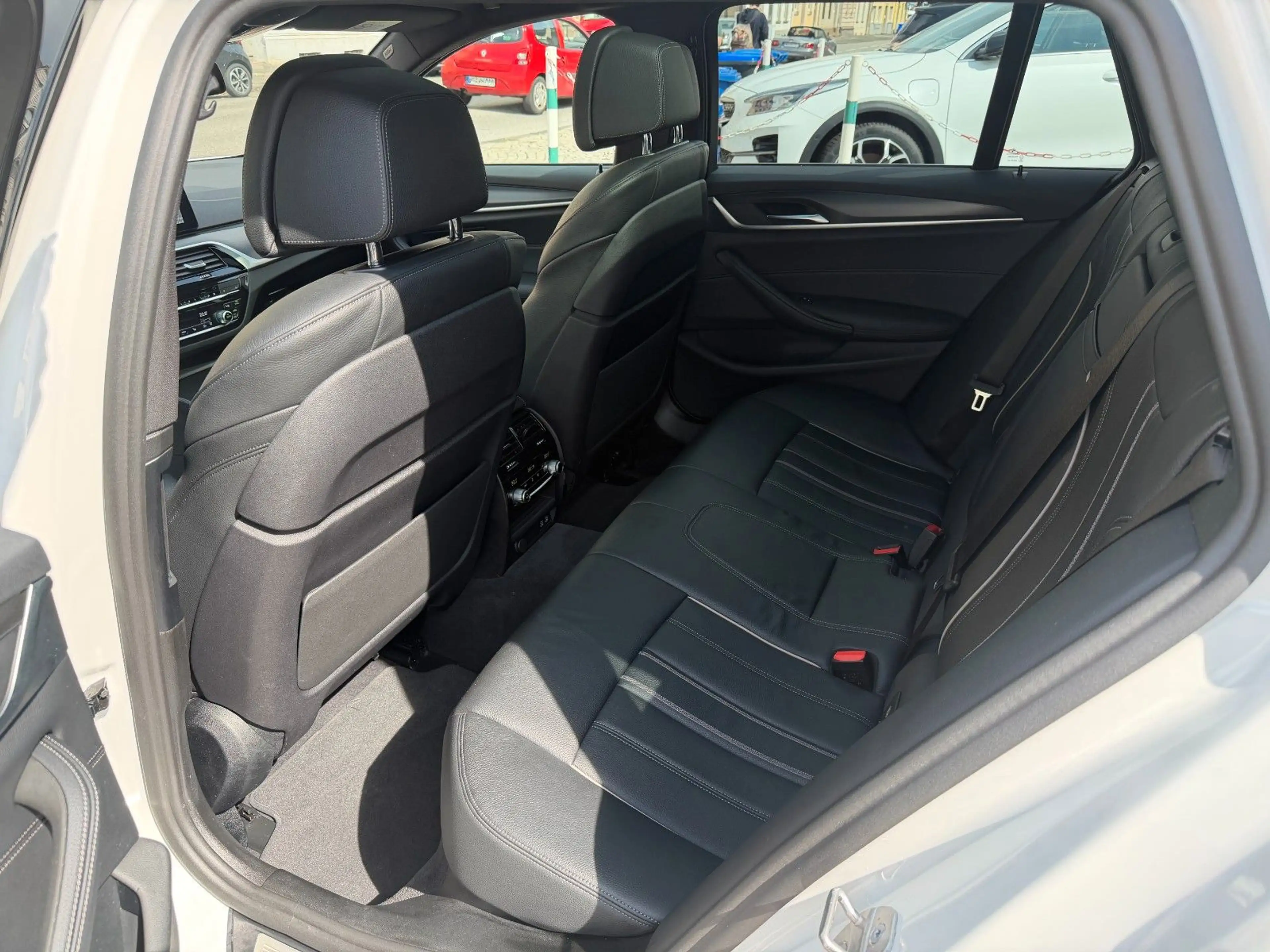 BMW 540 d Touring xDrive M Sport AHK PANO HUD LEDER — photo 10