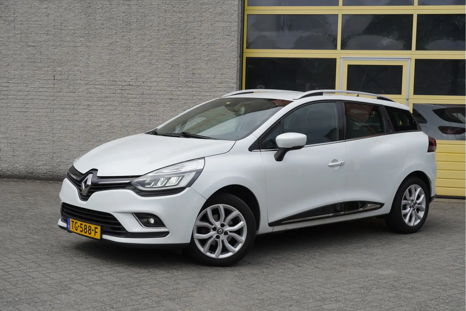 Renault Clio Estate 0.9 TCe Intens BJ2018 Lmv 16" | Led V+A | P Wit - 2