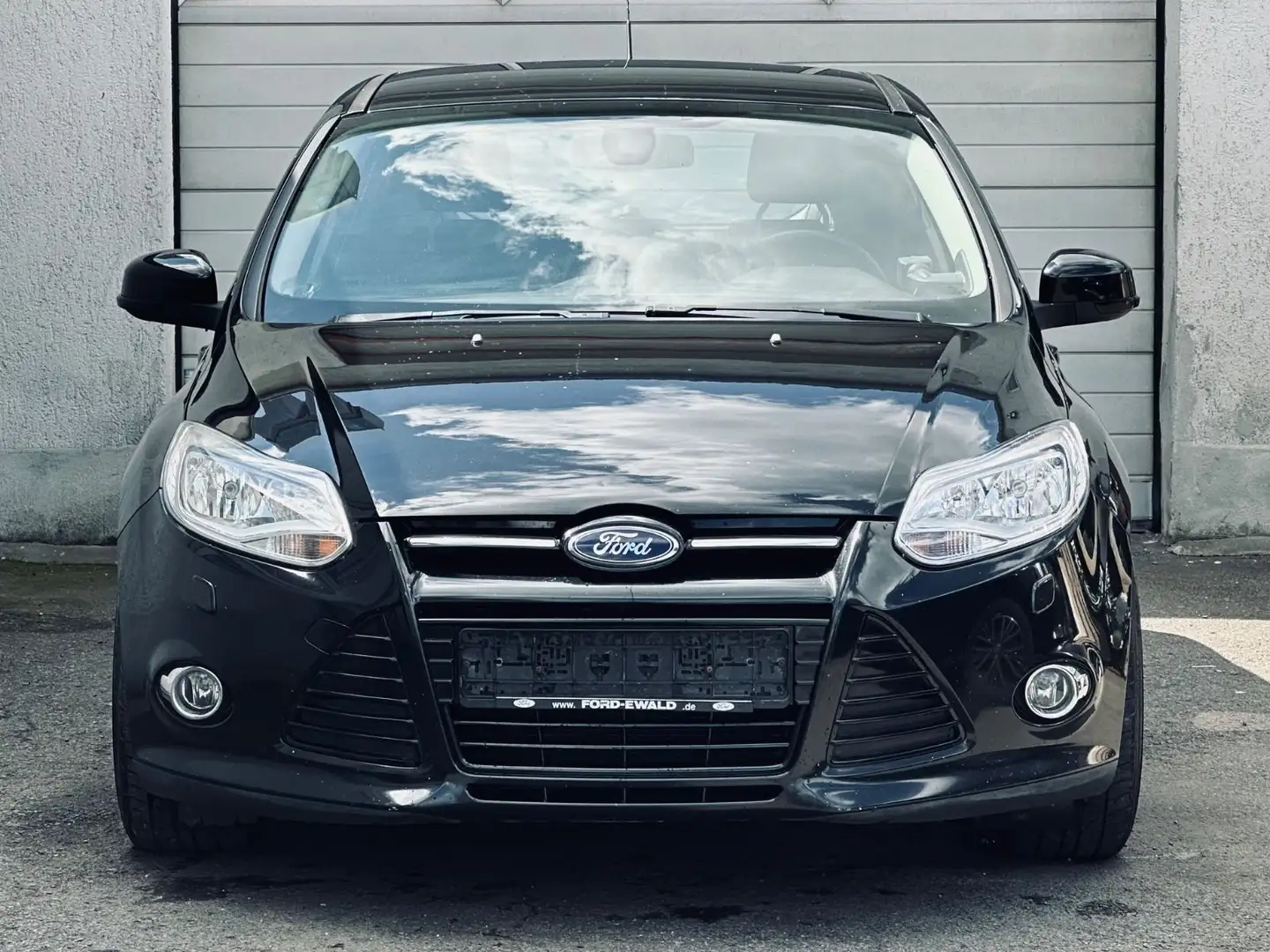 Ford Focus Lim.*KLIMA*SPORT*PDC*2.HAND*TÜV 05.2026 Czarny - 2