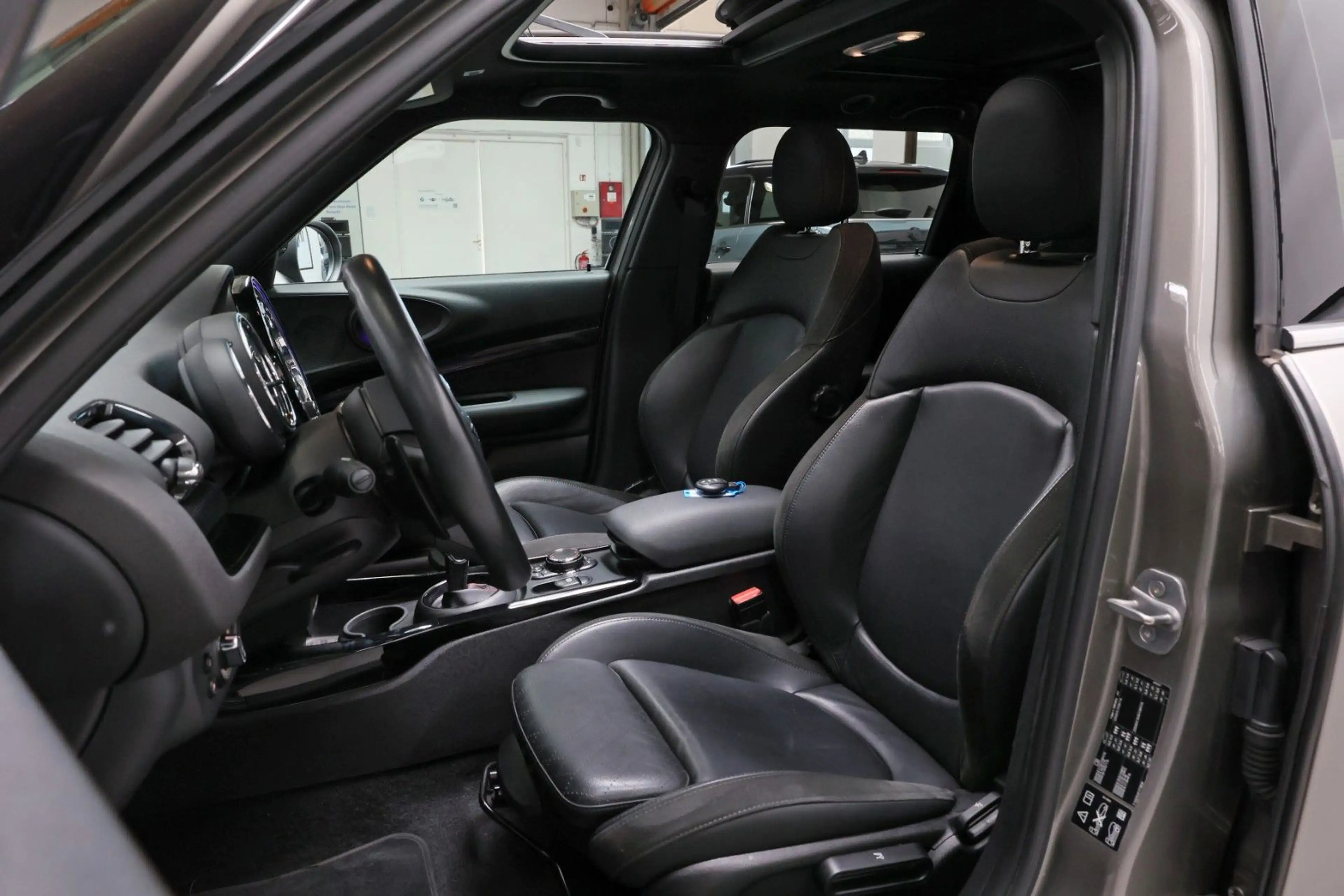 MINI Cooper S Clubman All4 JCW Trim LED Navi HUD Pano — photo 9