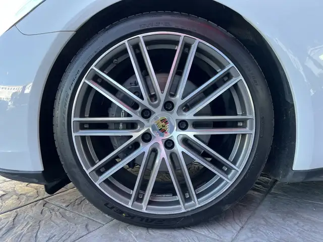 Porsche Panamera view 12