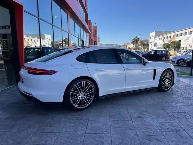 Porsche Panamera view 7