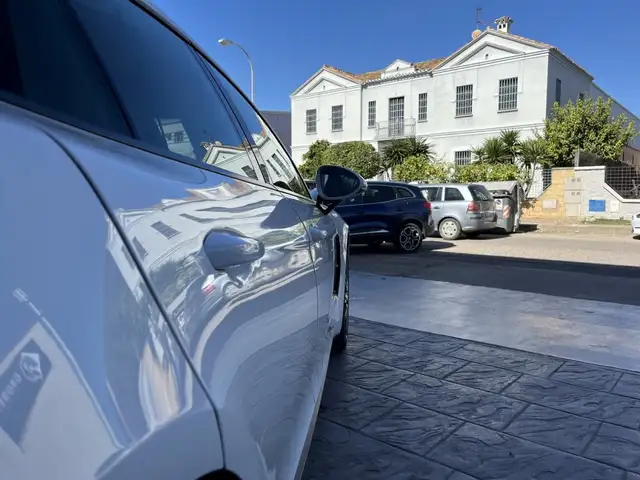 Porsche Panamera view 14