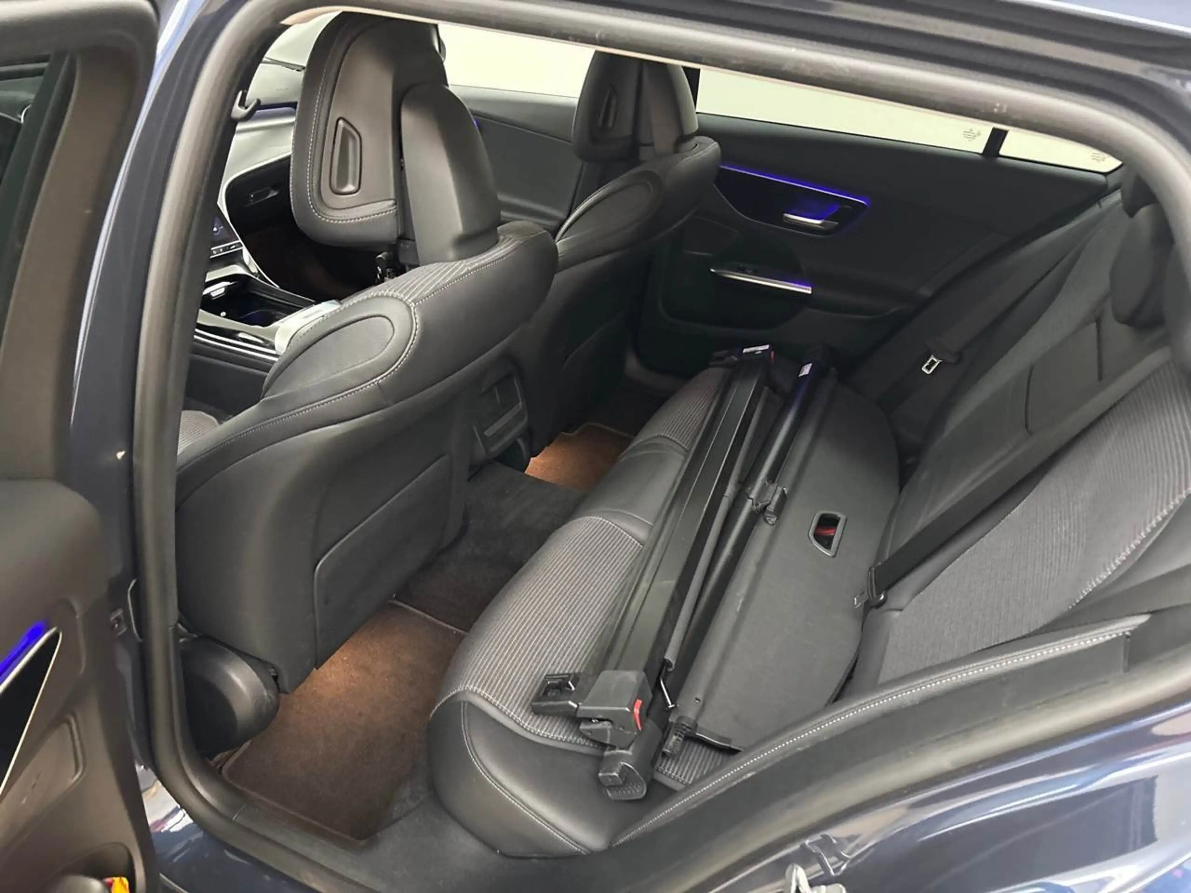 Mercedes-Benz C 220 d T Avantgarde AHK El.Heckkl. Key LED — photo 11