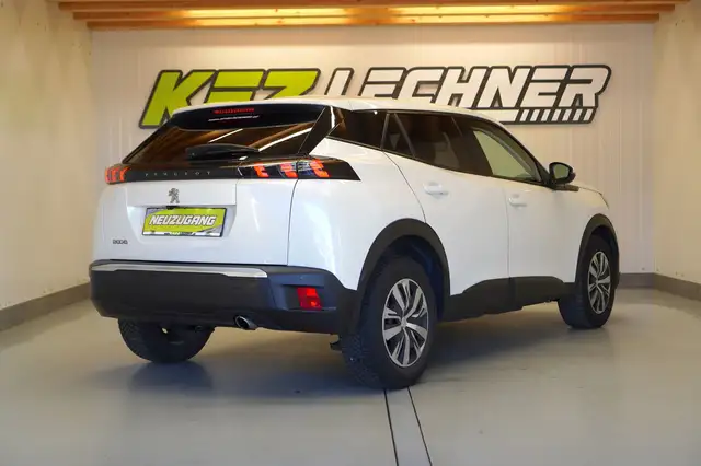 Peugeot 2008 view 4