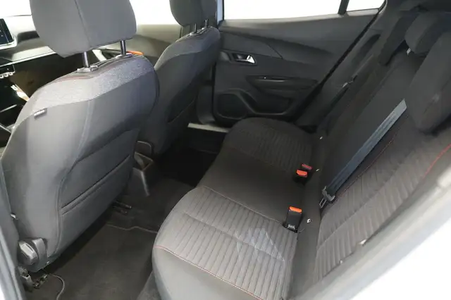 Peugeot 2008 view 16
