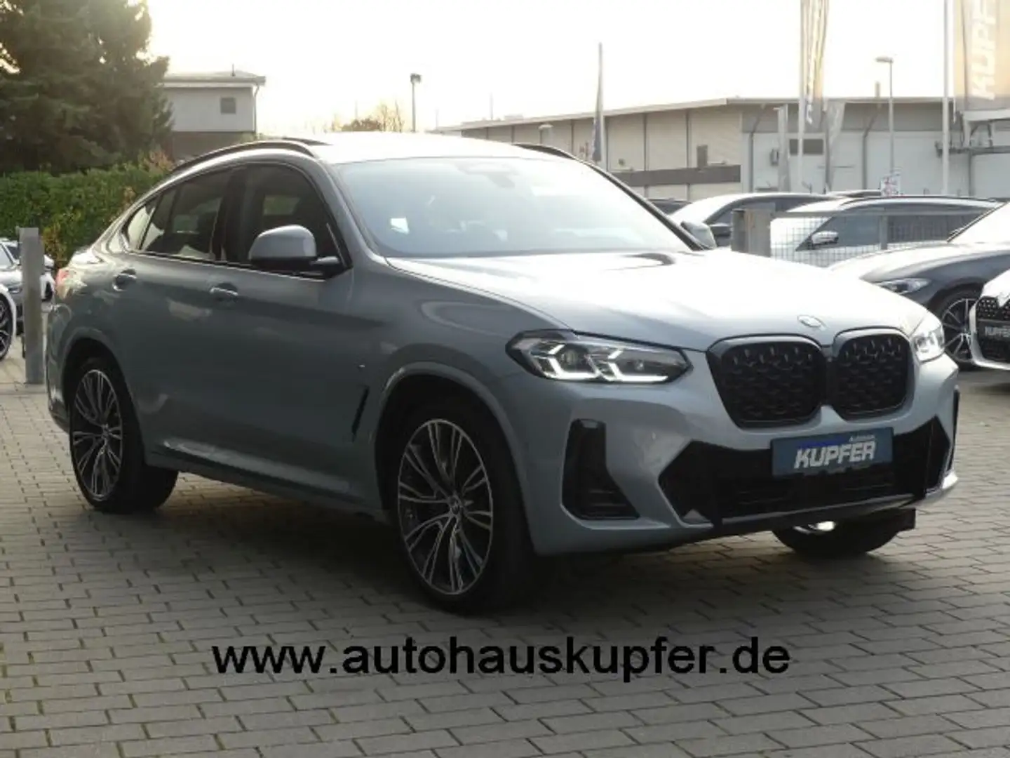 BMW X4 xDrive30d M Sportp. Pano°ACC Prof.°AHK°Laser Grau - 2